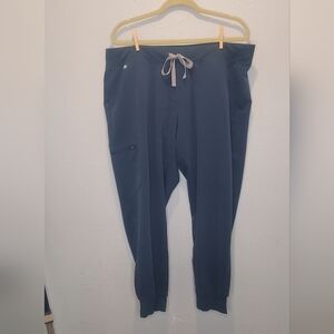 Figs Women's Navy color scrub set